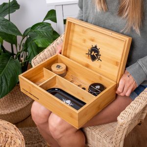 Kozo Wooden stash box - Magnetic Top